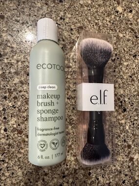 Dual-Ended Powder & Cream Face Brush with Brush Shampoo